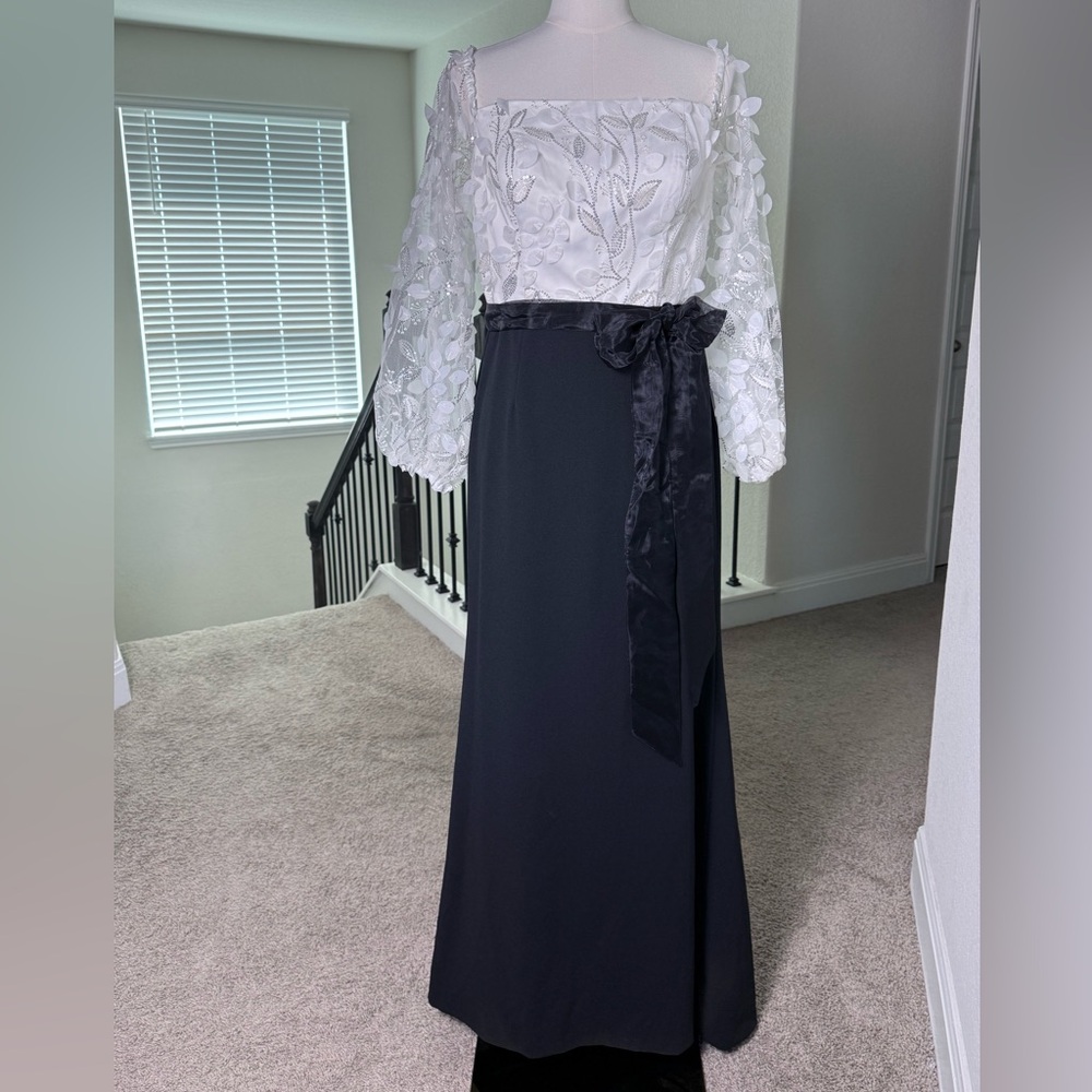 Eliza J Black Off Shoulder Gown🤍🖤✨